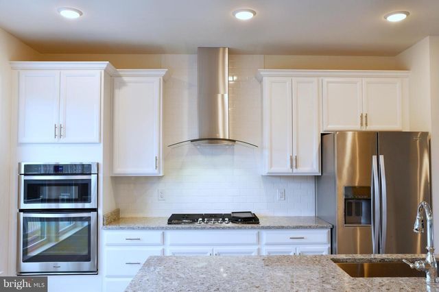 43229 CLARENDON SQ, Ashburn, VA 20148