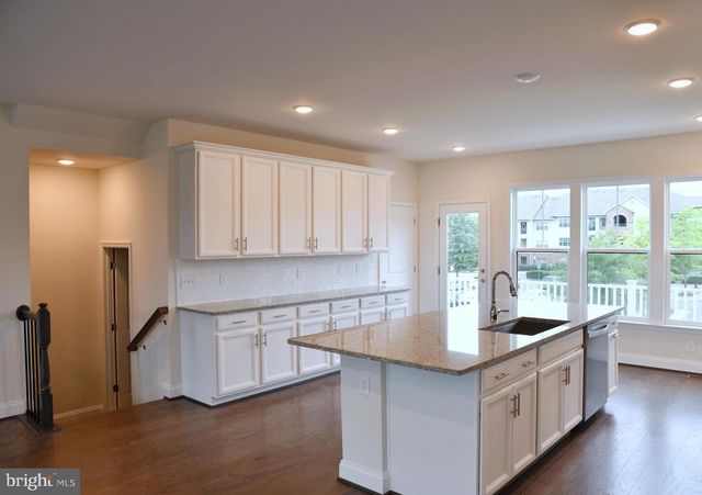 43229 CLARENDON SQ, Ashburn, VA 20148