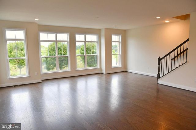 43229 CLARENDON SQ, Ashburn, VA 20148