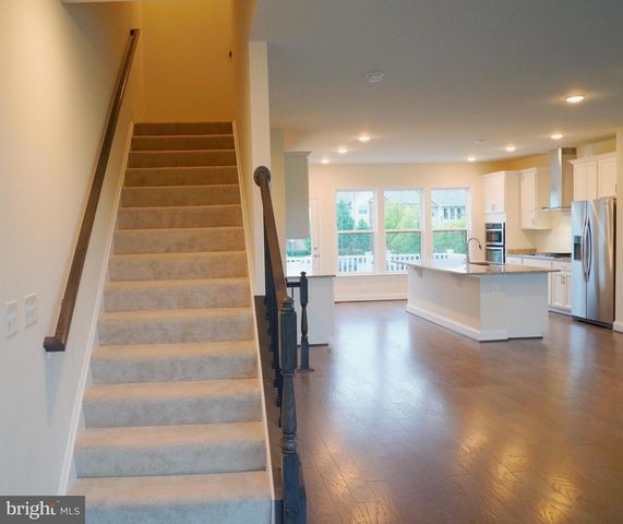 43229 CLARENDON SQ, Ashburn, VA 20148