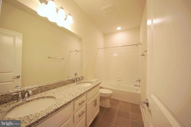 43229 CLARENDON SQ, Ashburn, VA 20148