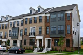 43229 CLARENDON SQ, Ashburn, VA 20148