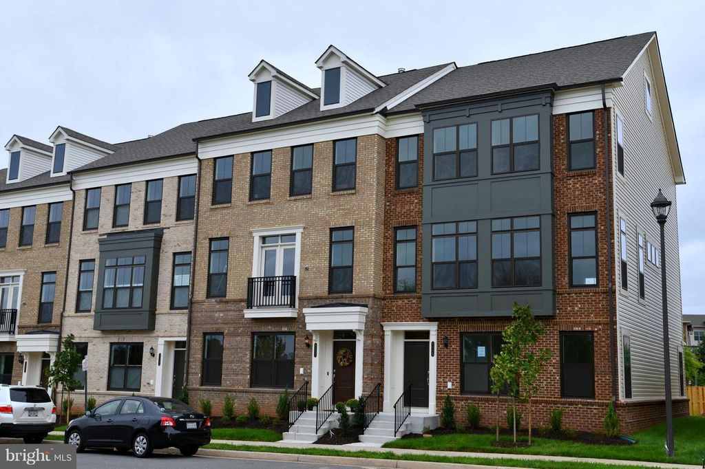 43229 CLARENDON SQ, Ashburn, VA 20148