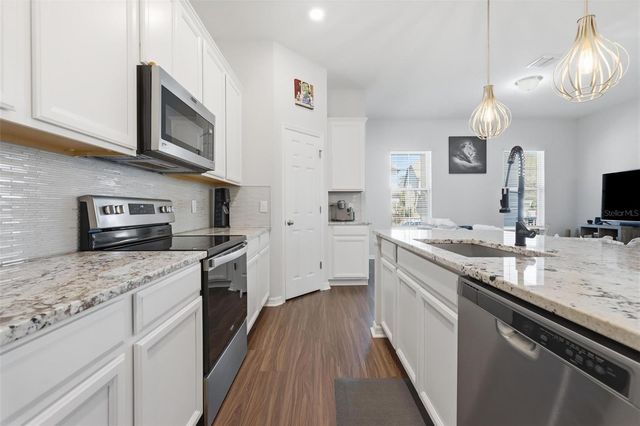 2201 STANDING ROCK CIRCLE, Oakland, FL 34787