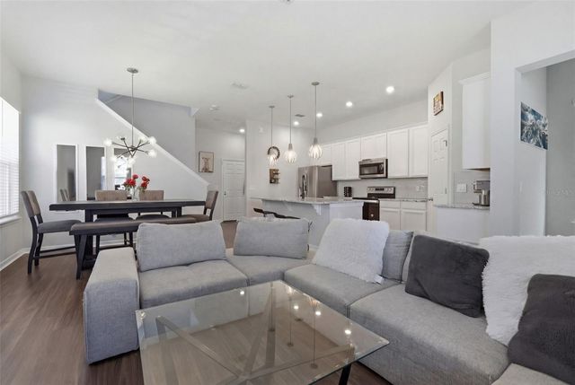 2201 STANDING ROCK CIRCLE, Oakland, FL 34787