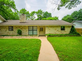 303 Stewart ST, Meadowlakes, TX 78654
