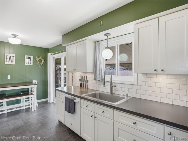 32463 STEINHAUER Street, Westland, MI 48186