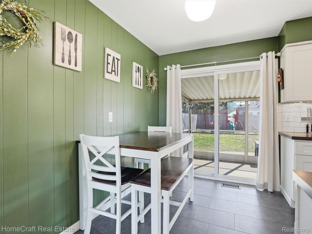 32463 STEINHAUER Street, Westland, MI 48186