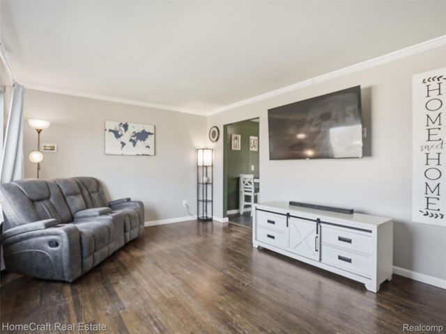 32463 STEINHAUER Street, Westland, MI 48186