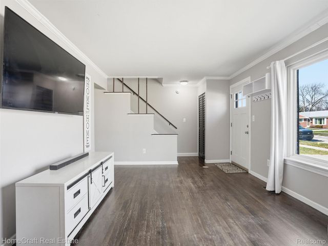 32463 STEINHAUER Street, Westland, MI 48186