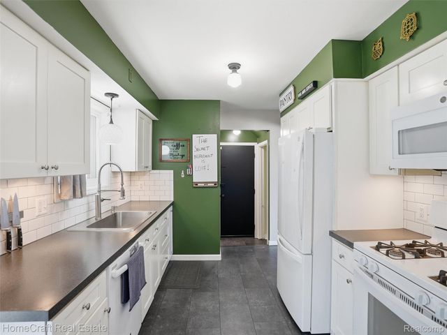 32463 STEINHAUER Street, Westland, MI 48186