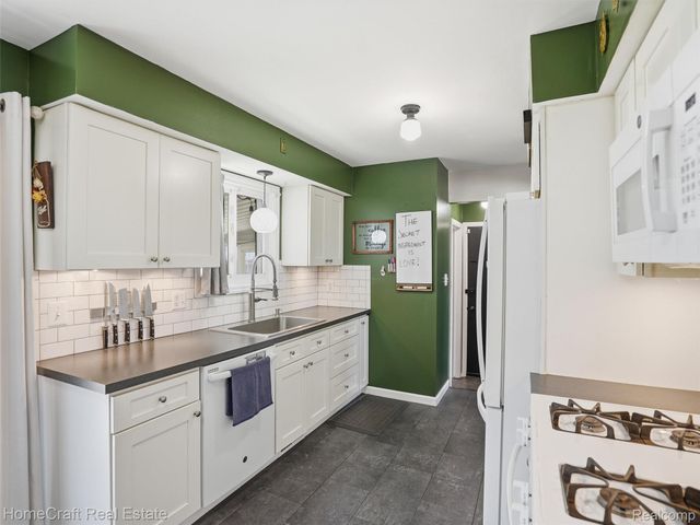 32463 STEINHAUER Street, Westland, MI 48186