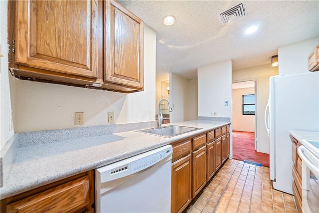 1400 Ocean Dr 502-A, Corpus Christi, TX 78404