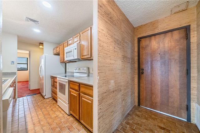 1400 Ocean Dr 502-A, Corpus Christi, TX 78404