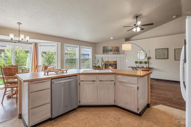 6501 Outlook Dr, Boise, ID 83714