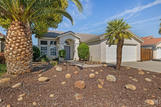 8512 Shoal Court, Bakersfield, CA 93312