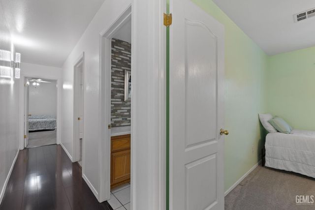 8512 Shoal Court, Bakersfield, CA 93312