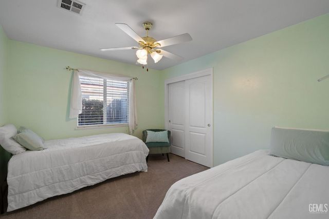 8512 Shoal Court, Bakersfield, CA 93312