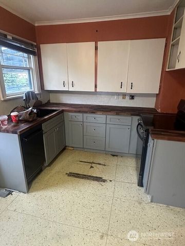 1302 W 5th Street, Aberdeen, WA 98520