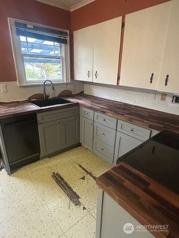 1302 W 5th Street, Aberdeen, WA 98520