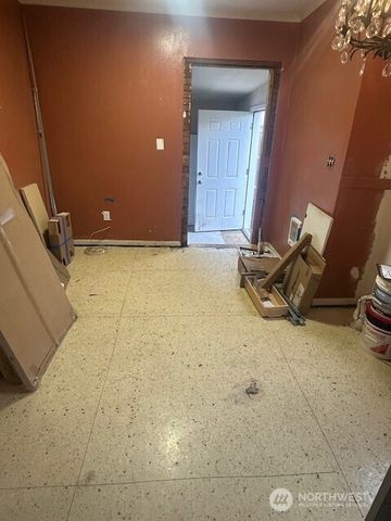 1302 W 5th Street, Aberdeen, WA 98520