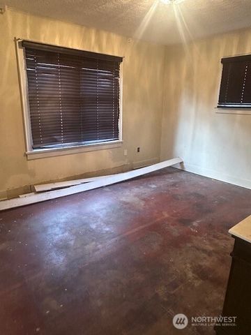 1302 W 5th Street, Aberdeen, WA 98520