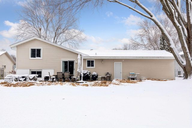 907 132nd Lane NE, Blaine, MN 55434