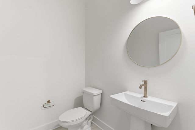 2235 Cruzen St, Nashville, TN 37211