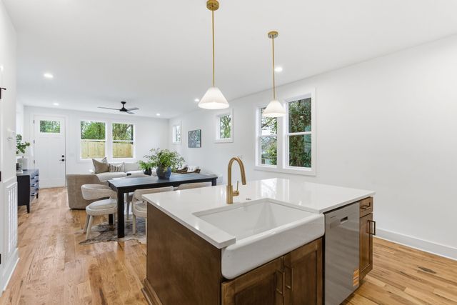 2235 Cruzen St, Nashville, TN 37211