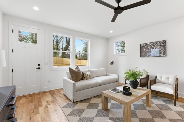 2235 Cruzen St, Nashville, TN 37211