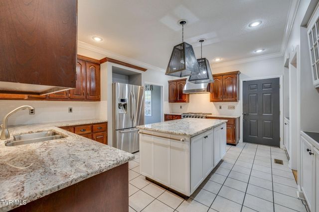 1001 Fiddlers Way, Kingsport, TN 37664