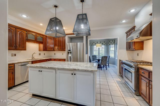 1001 Fiddlers Way, Kingsport, TN 37664