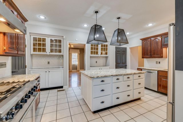 1001 Fiddlers Way, Kingsport, TN 37664