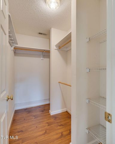 1001 Fiddlers Way, Kingsport, TN 37664