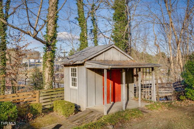 1001 Fiddlers Way, Kingsport, TN 37664