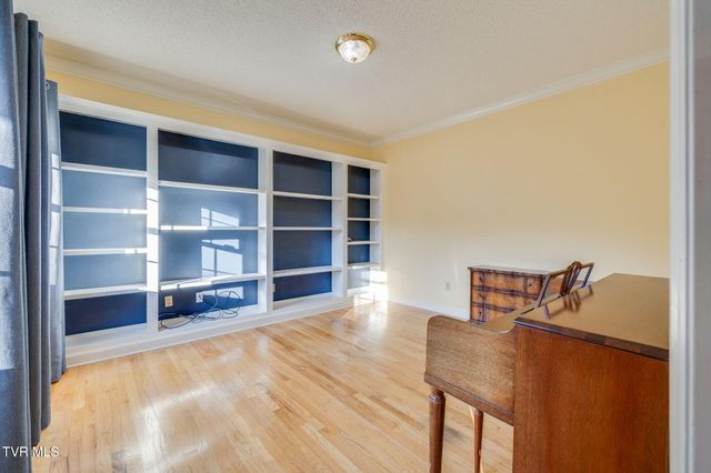 1001 Fiddlers Way, Kingsport, TN 37664