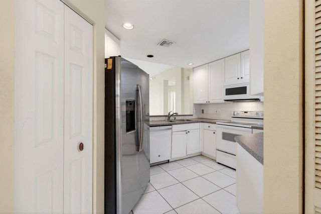 12468 Crystal Pointe Drive 102, Boynton Beach, FL 33437