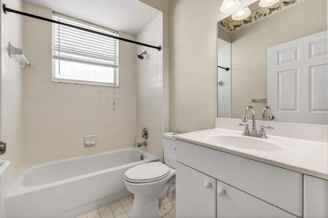 12468 Crystal Pointe Drive 102, Boynton Beach, FL 33437