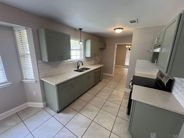 2530 Chantulane Ave, Denham Springs, LA 70726