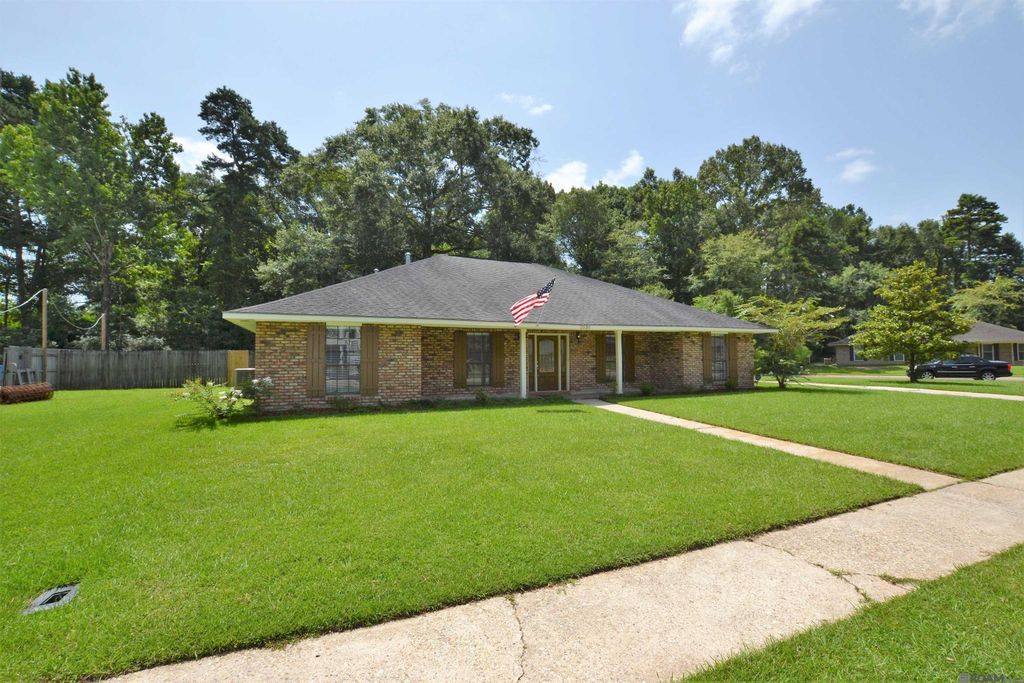 2530 Chantulane Ave, Denham Springs, LA 70726