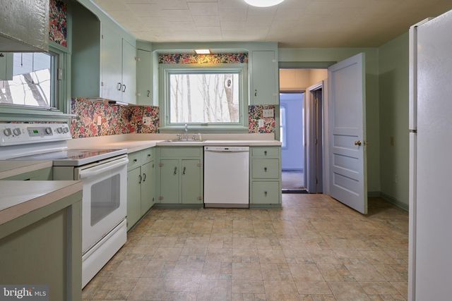 320 LOOP RD, Boalsburg, PA 16827