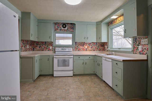 320 LOOP RD, Boalsburg, PA 16827