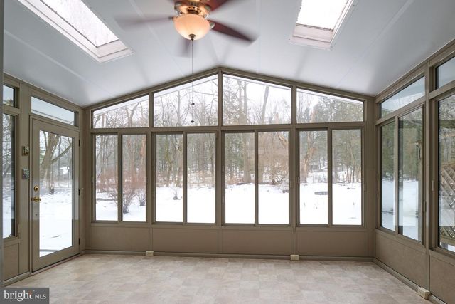 320 LOOP RD, Boalsburg, PA 16827