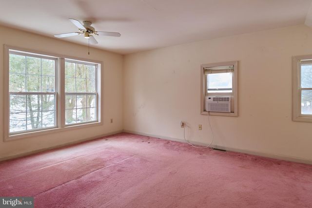 320 LOOP RD, Boalsburg, PA 16827