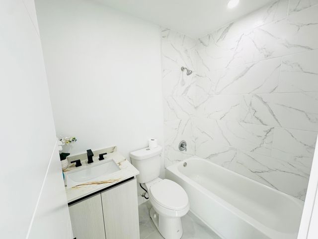 2316 Freedom Street, Hollywood, FL 33020