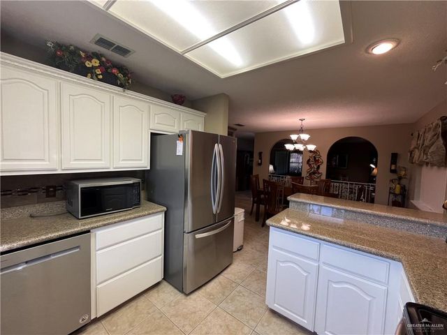 424 Rexine Drive, Alamo, TX 78516