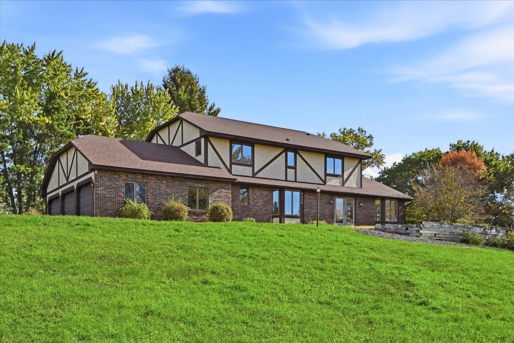9220 53rd Street N, Lake Elmo, MN 55042 — exterior