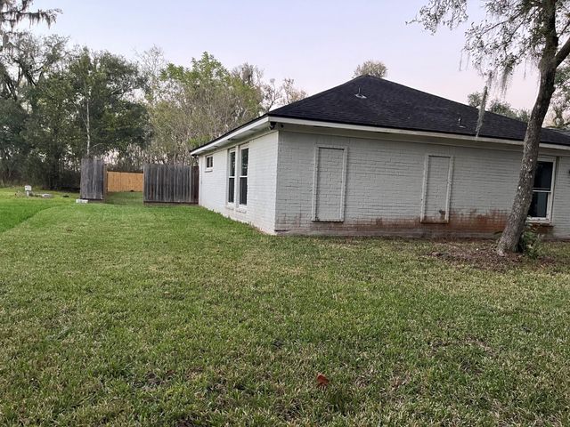 109 Buffalo Trail, Lake Jackson, TX 77566