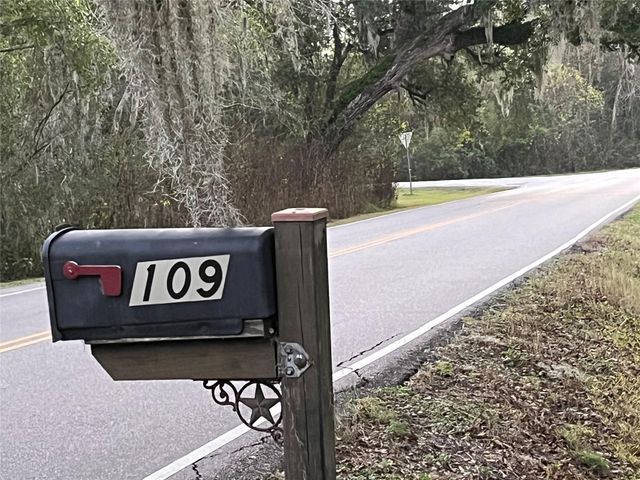 109 Buffalo Trail, Lake Jackson, TX 77566