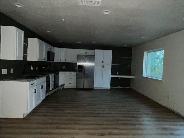 109 Buffalo Trail, Lake Jackson, TX 77566